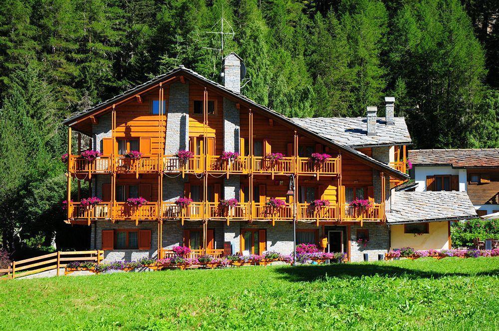 Hotel Le Bouquet - Adults Only Cogne Eksteriør billede