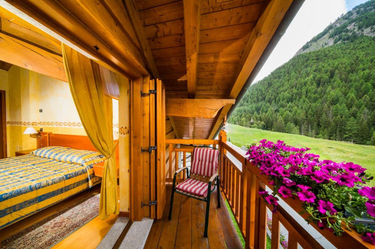 Hotel Le Bouquet - Adults Only Cogne Eksteriør billede